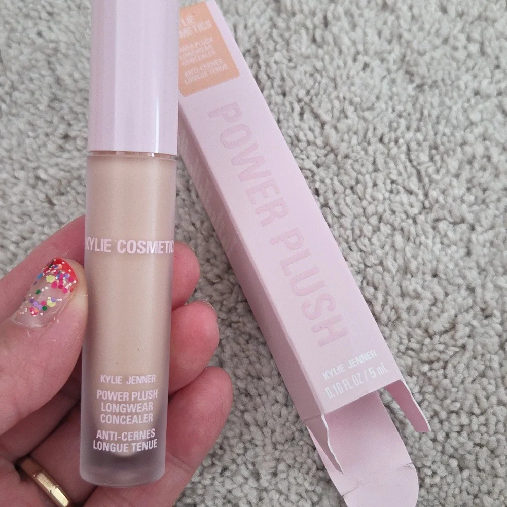 NIB Kylie Power Plush Concealer 3C